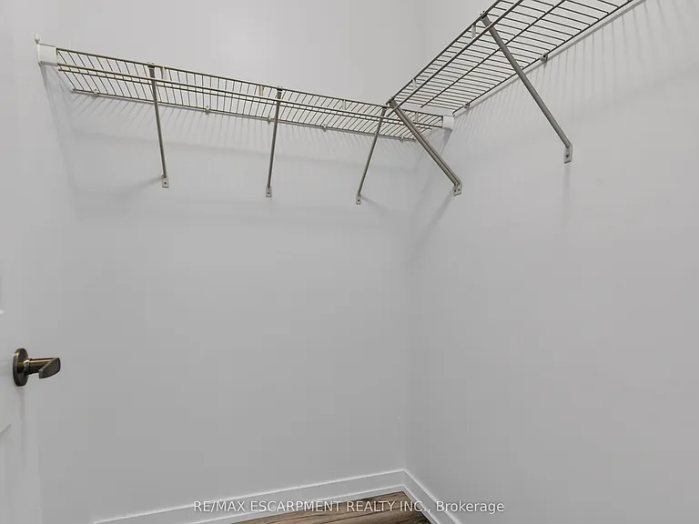 460 Dundas St E #522 — Photo 25