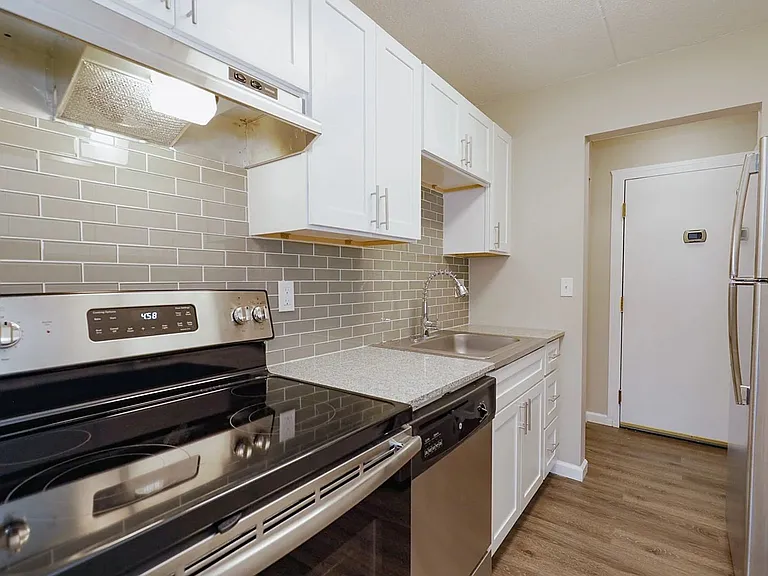 The Evalee Apartments — Photo 34