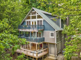 526 Woods Rd, Waynesville, NC 28785