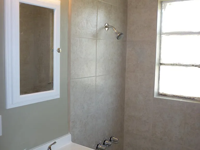 3425 Fairmount Blvd #6 — Photo 8