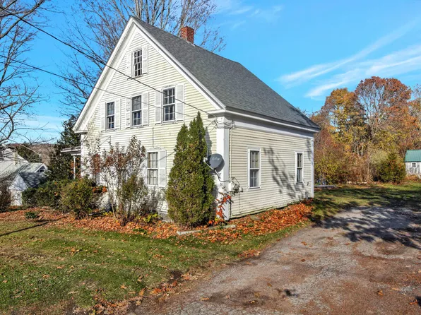 16 Beale Street, Winthrop, ME 04364