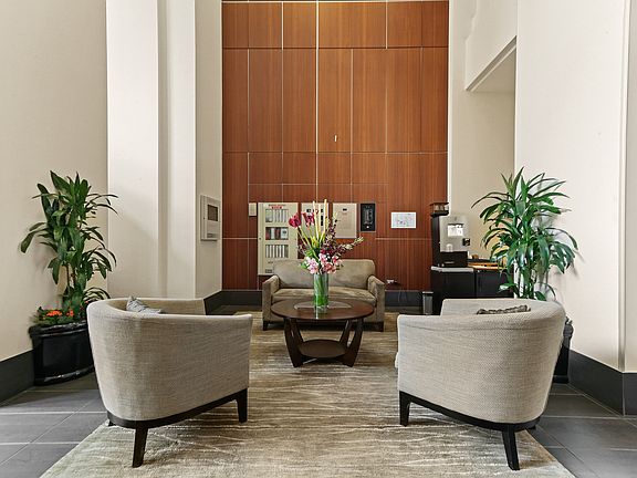 3rd image of 1400 S Michigan Ave APT 2705
