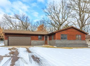 6126 Red Fox Run, North Branch, MN 55056
