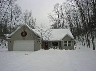 8292 Forest Ln, Traverse City, MI 49684