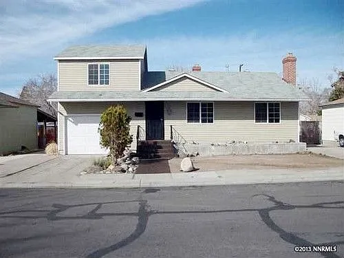 925 Belgrave Ave photo 1