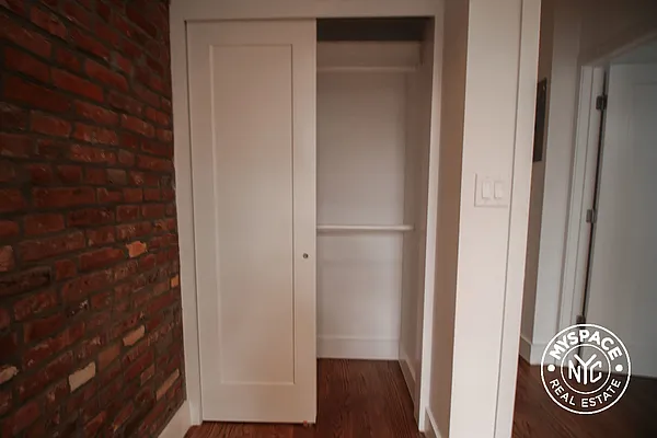 Rented by MySpaceNYC | media 8