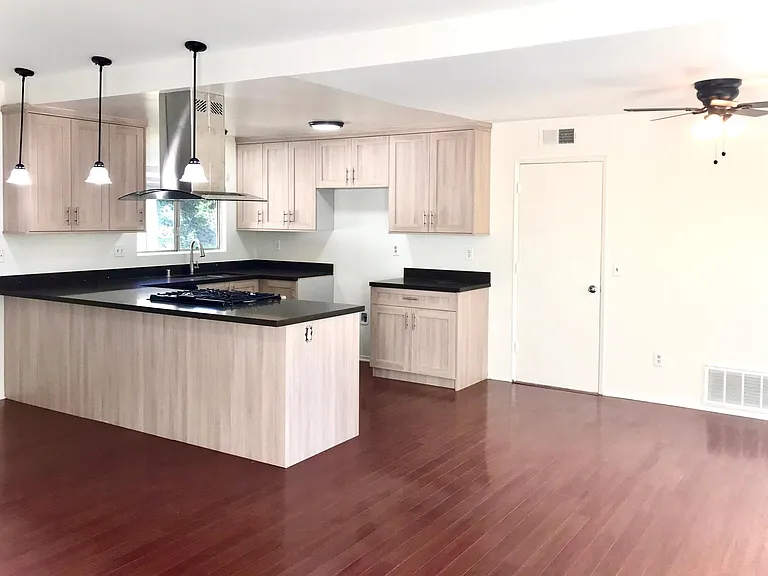 22819 Gershwin Dr — Photo 2