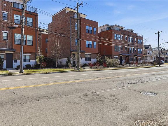 3rd image of 3912 Edwards Rd