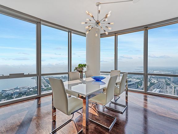 DiningRoom