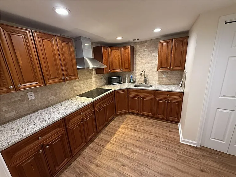 5730 Devonshire Way — Photo 32
