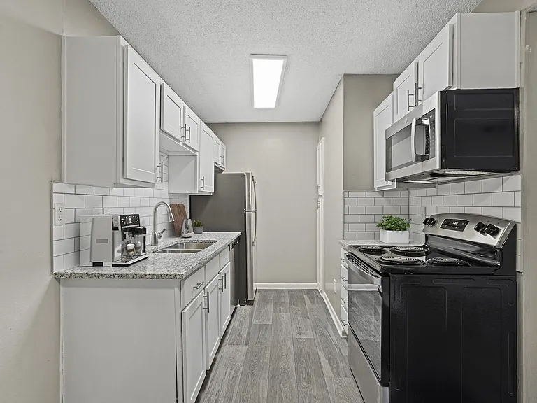 Summit Village Apartments — Photo 7