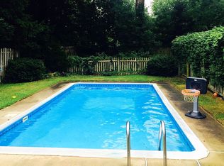 86 Heights Ter, Middletown, NJ 07748