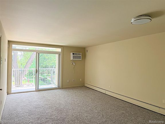 2nd image of 4913 Crooks Rd APT G4