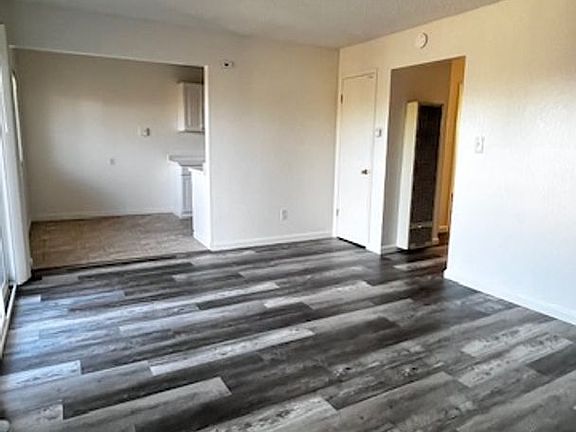 4th image of 1501 E 4th St #1517