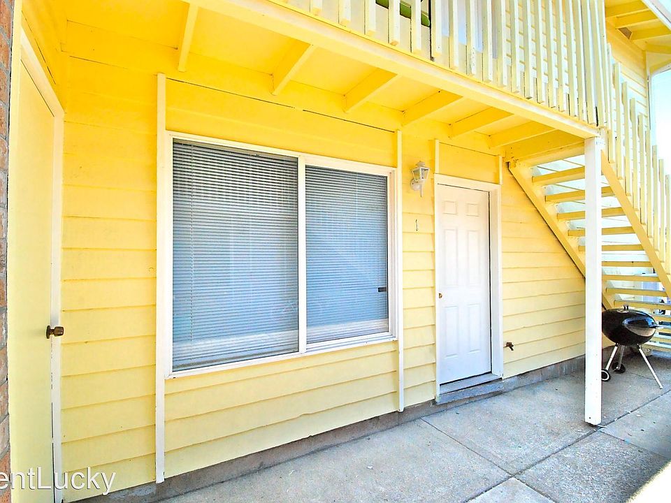 1st image of 1101 S Woodlawn St APT 1
