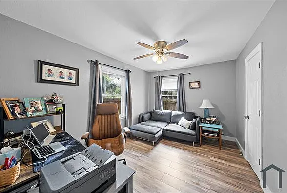 609 Sealy St #2 — Photo 5