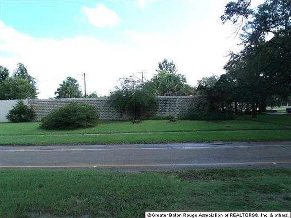 3rd image of 1645 S Sherwood Forest Blvd