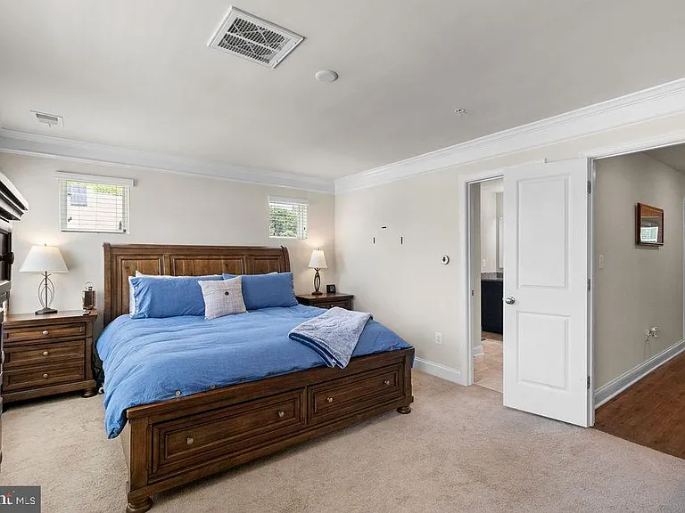 1035 Edenberry Way — Photo 9