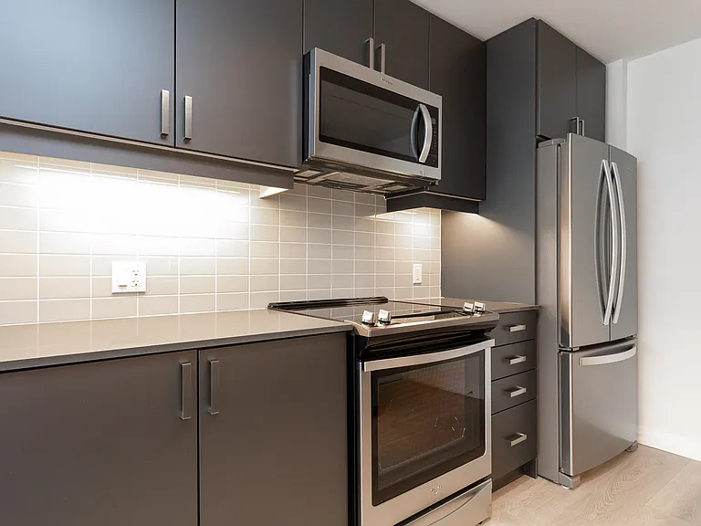 7895 Jane St #Townhouse B-7 — Photo 10