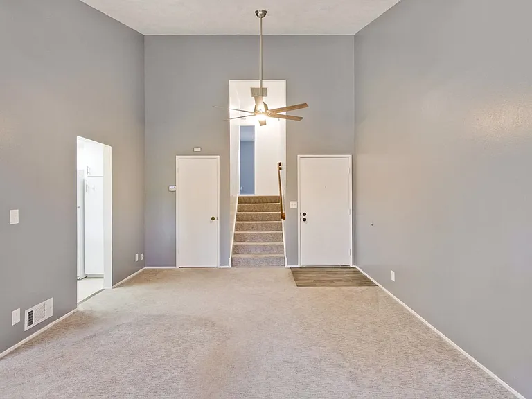 10834 Northview Sq — Photo 11