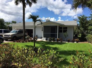 1324 Rosemary Ln, Naples, FL 34103