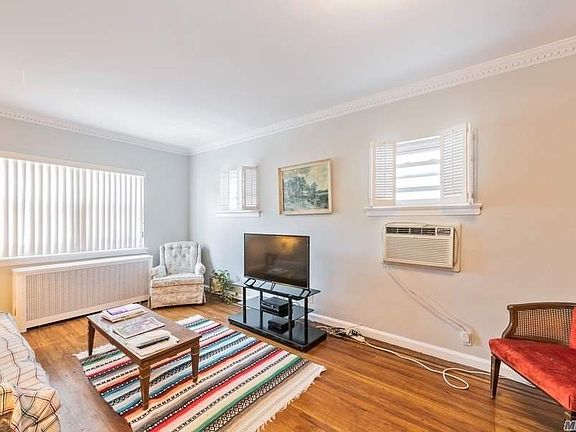 5th image of 2581 45th St