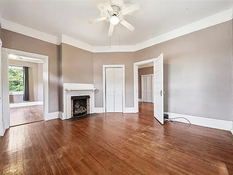 1207 Goddard Ave — Photo 4