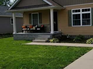 1808 W Tyler St, Herrin, IL 62948