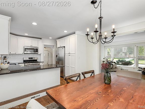 3rd image of 276 Moran Rd