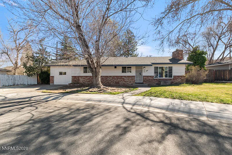 810 Lahontan Way photo 1