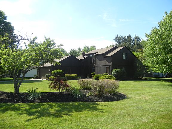 3rd image of 6087 Whiteford Dr