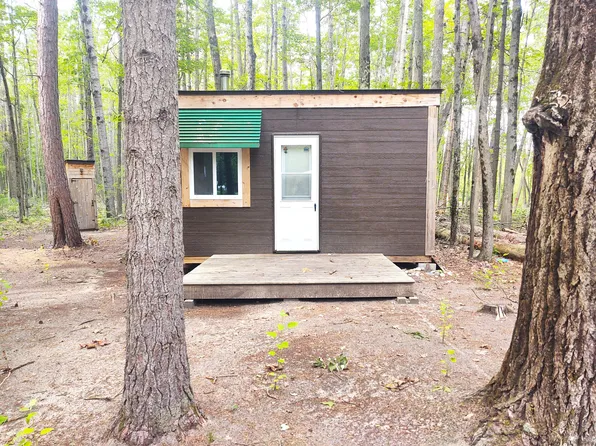 19020 Deerfoot Rd, Atlanta, MI 49709