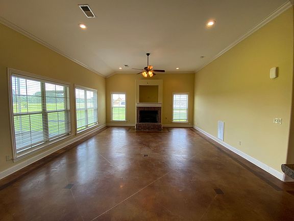 5th image of 615 Campbell Dr