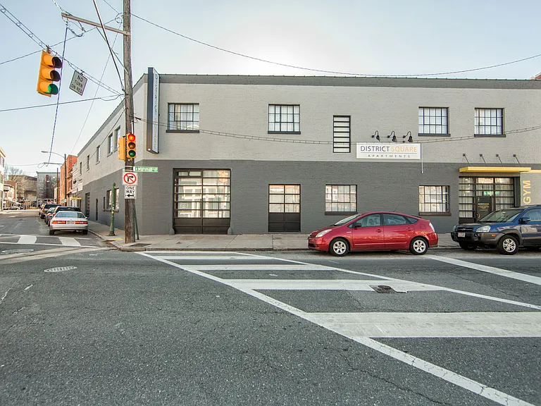 District Square Apartments — Photo 6
