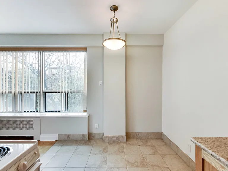 2100 Bathurst St #308 — Photo 51