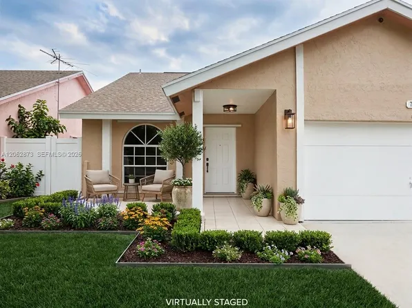 7927 NW 50th St, Lauderhill, FL 33351