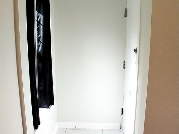 4th image of 4316 N Clarendon Ave APT 1610