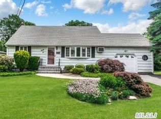 86 Chelsea Ave, West Babylon, NY 11704