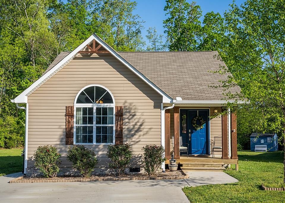 1st image of 1692 Southern Heights Cir