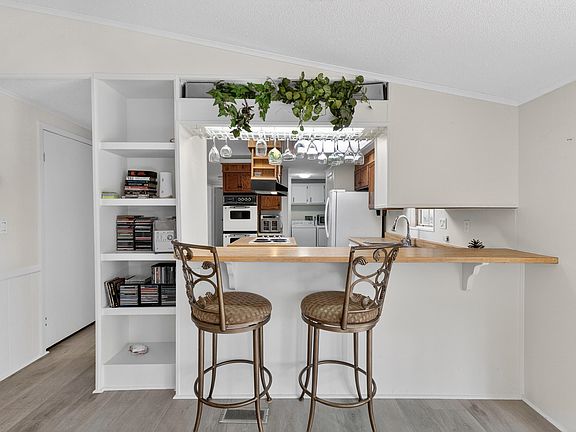 5th image of 3335 Charleston Trail