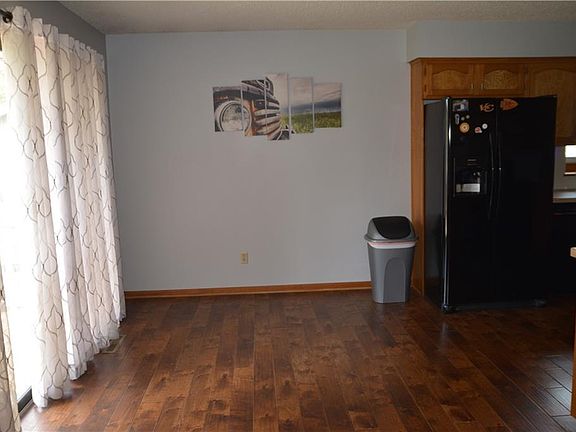 4th image of 2319 NW Leann Dr