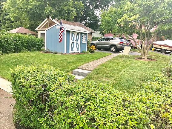 3rd image of 300 Woodruff Ave
