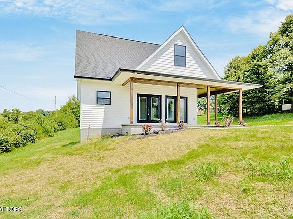 3rd image of 1730 Goddard Ln