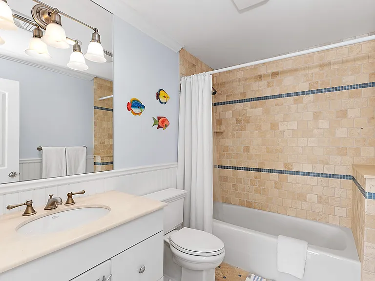 708 Dune Rd — Photo 13