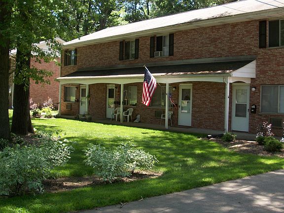 2nd image of 482 Brentwood Dr