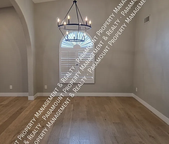 5611 E Grandview Rd — Photo 6