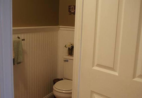 Half Bath on 1st Flr