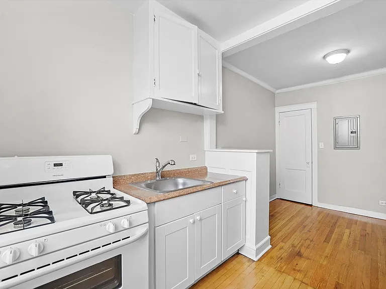 409 Beloit Ave #3T — Photo 8