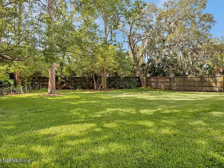 14352 Crystal Cove Dr S — Photo 38