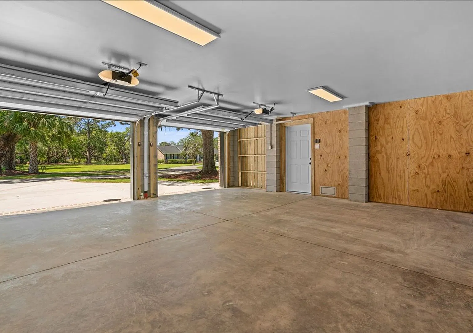 Newly Built Private Studio Home in West Ashley — Photo 4